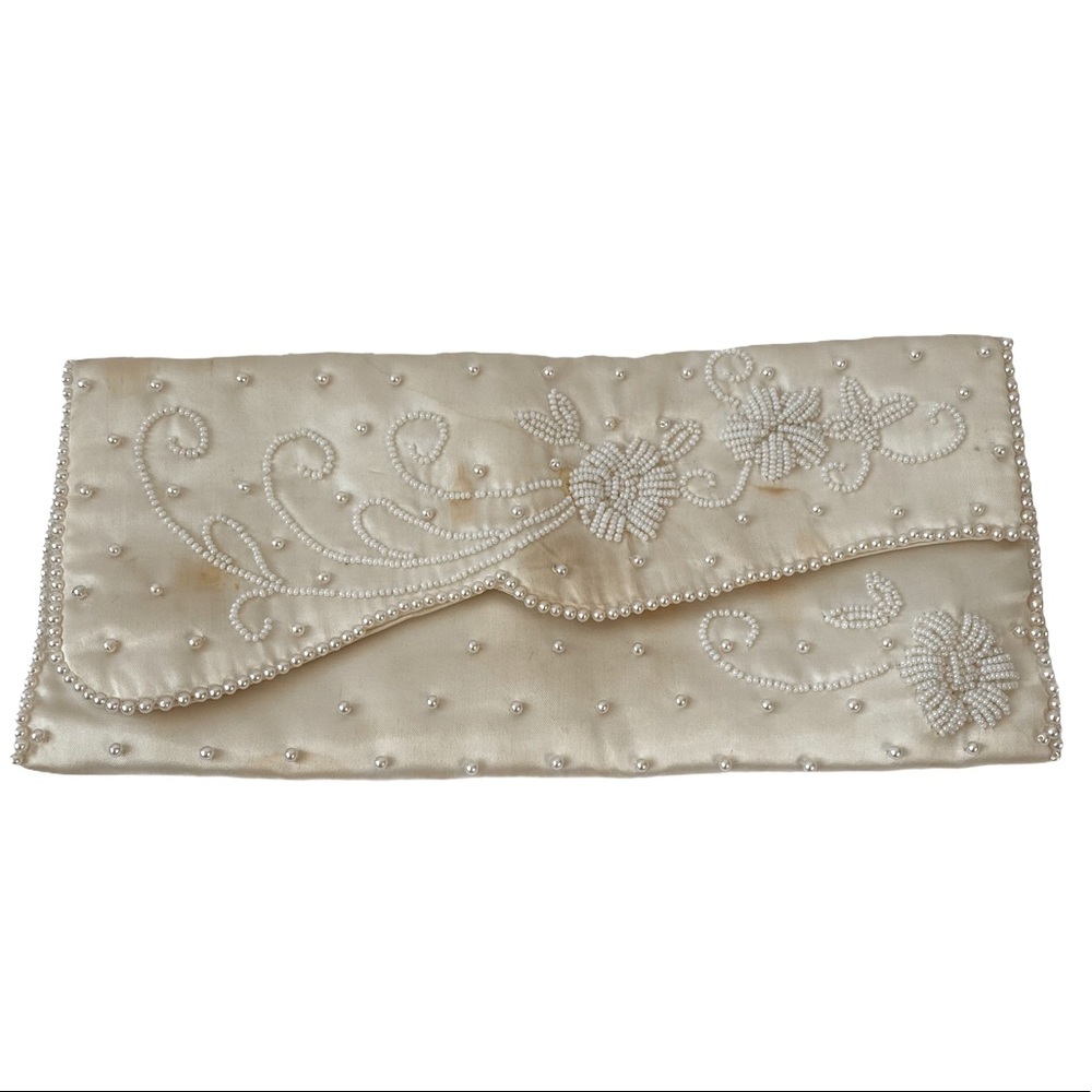 A Sarre Import Vintage White Silk or Satin Clutch